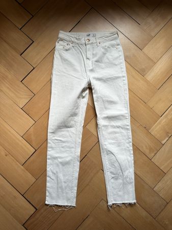 BERSHKA - Straight Cropped Jeans weiss 36