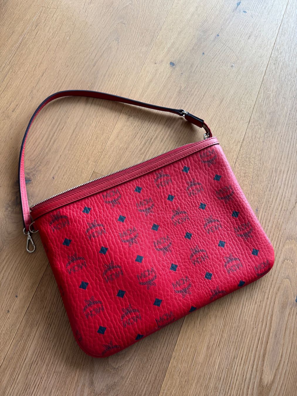 Mcm Taschen für Damen: MCM Pochette rot NEU – Neu (gemäss Beschreibung) aus Triesen von dardaleni