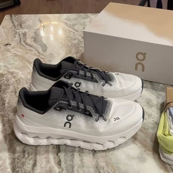 Scarpe da uomo: Paire de On 42 – Nuovo e nell'imballaggio originale da Charrat venduto da rom_yv9b 1
