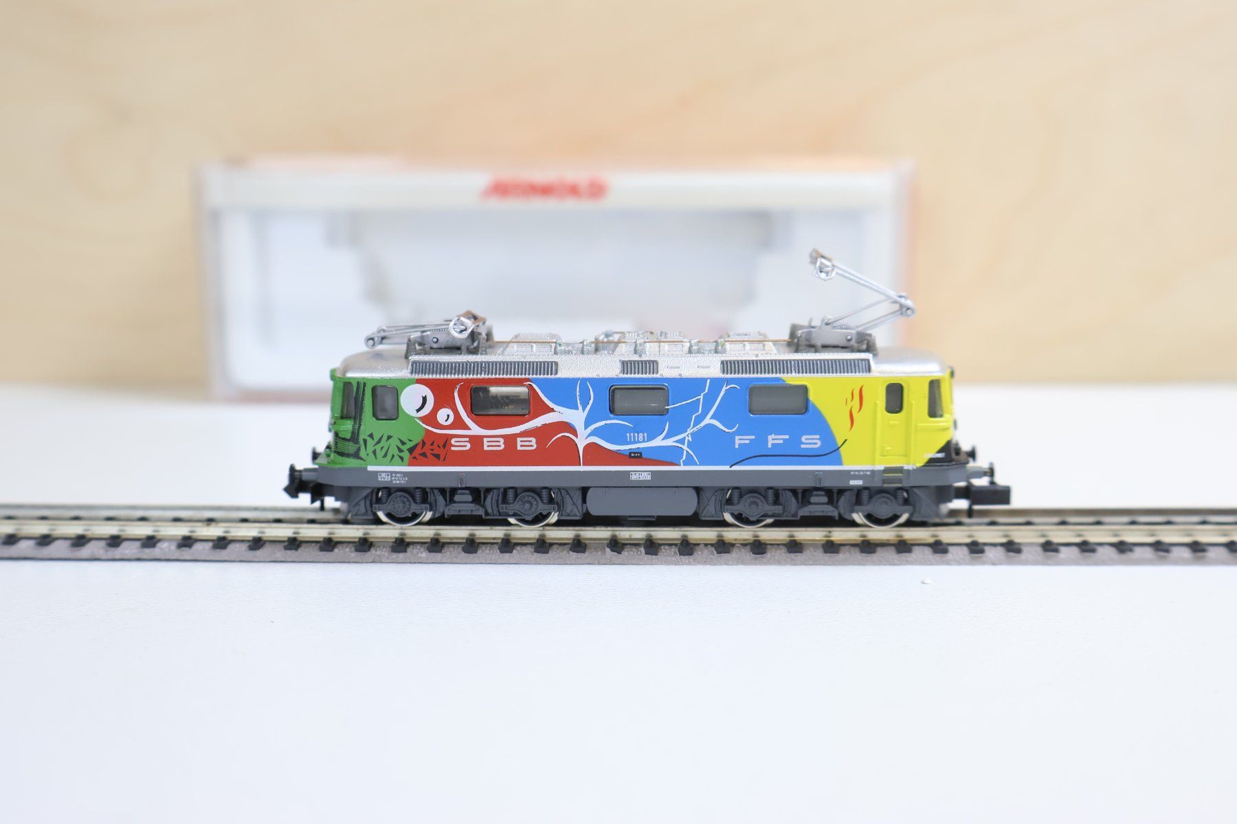 Arnold Modelleisenbahnen: ARNOLD SBB Bourret Re 4/4 E-Lok - Spur N 2407 – Gebraucht aus Winterthur von Monstera 1