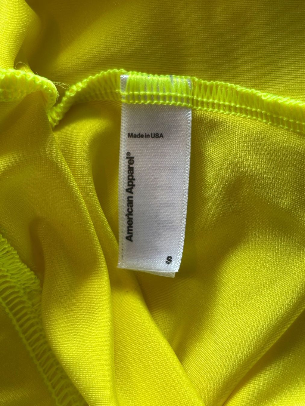 Pantaloni: AMERICAN APPAREL gelbe Bikershorts Gr S – Usato da Zürich venduto da missmodernage 4
