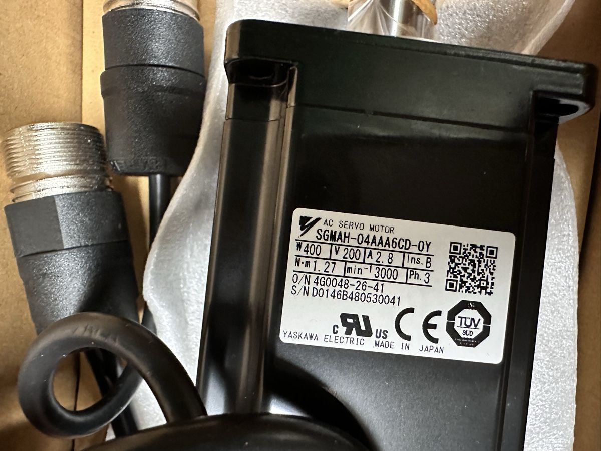 Motori: Servo Motore YASKAWA- SGMAH-04AAA6DC-OY – Nuovo e nell'imballaggio originale da Leggia venduto da tasquinha123