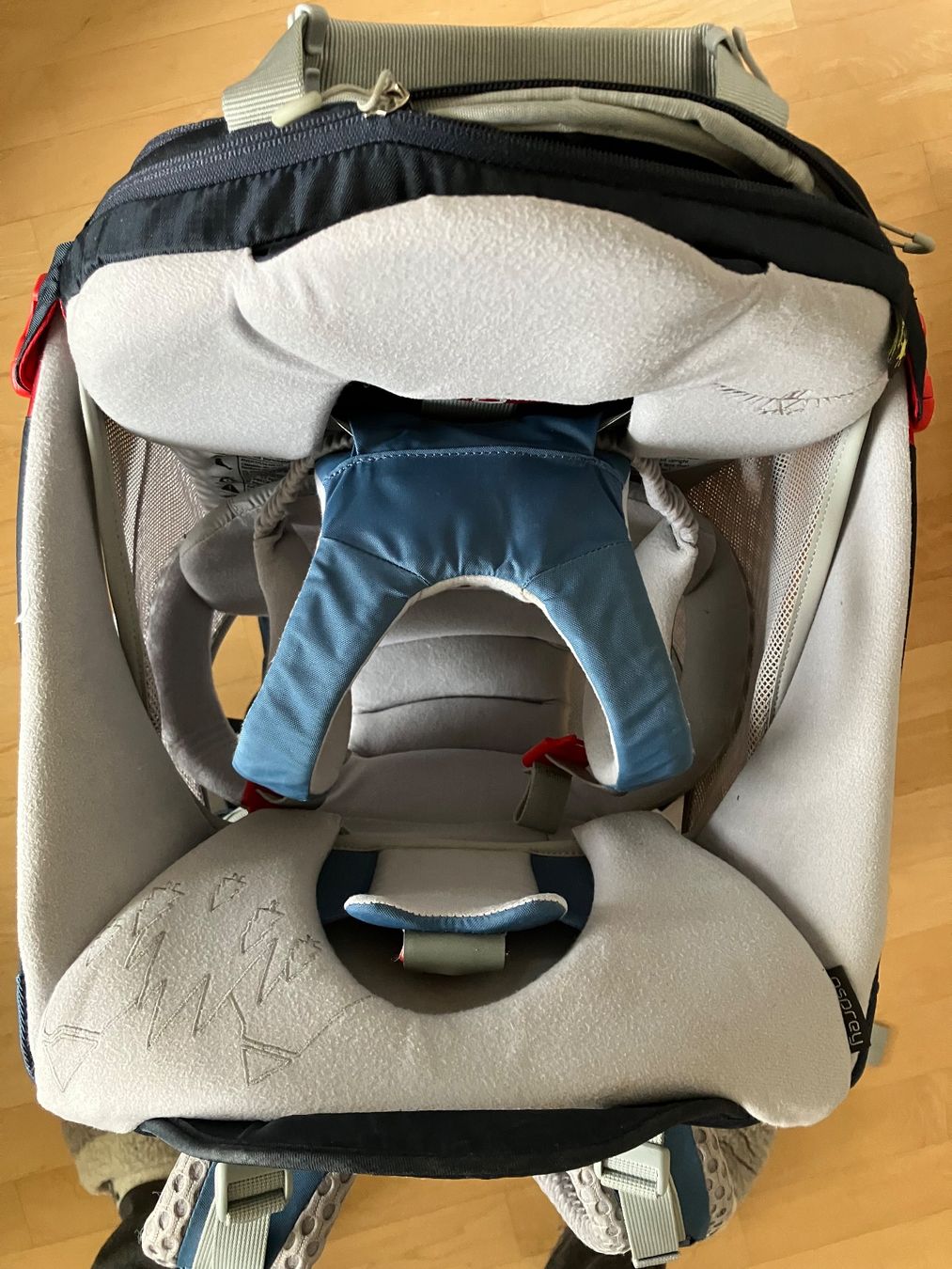 Osprey Porte-bébés ventraux & dorsaux: Osprey Poco AG Kindertrage – D'occasion à Zug par Crunch2026 2