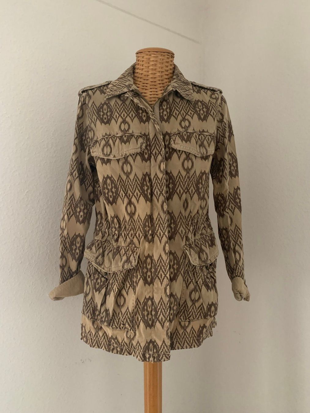 Giacche: PULL & BEAR - Aztec Jacke beige-braun M – Usato da Zürich venduto da Diazaio