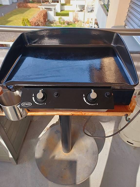 Griglie: Grill  mit Gussplatte/gratis Abdeckung  – Usato da Wallisellen venduto da dan_g9vc 2