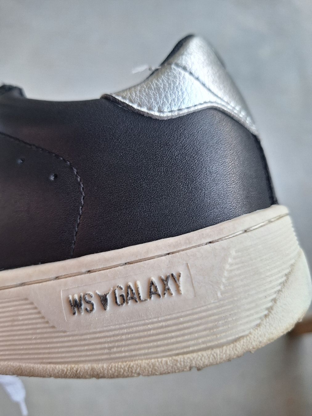 Chaussures femmes: Schwarze Windsor Smith Galaxy Sneaker, Grösse 7/38 – D'occasion à Horn par Maccheroni 3