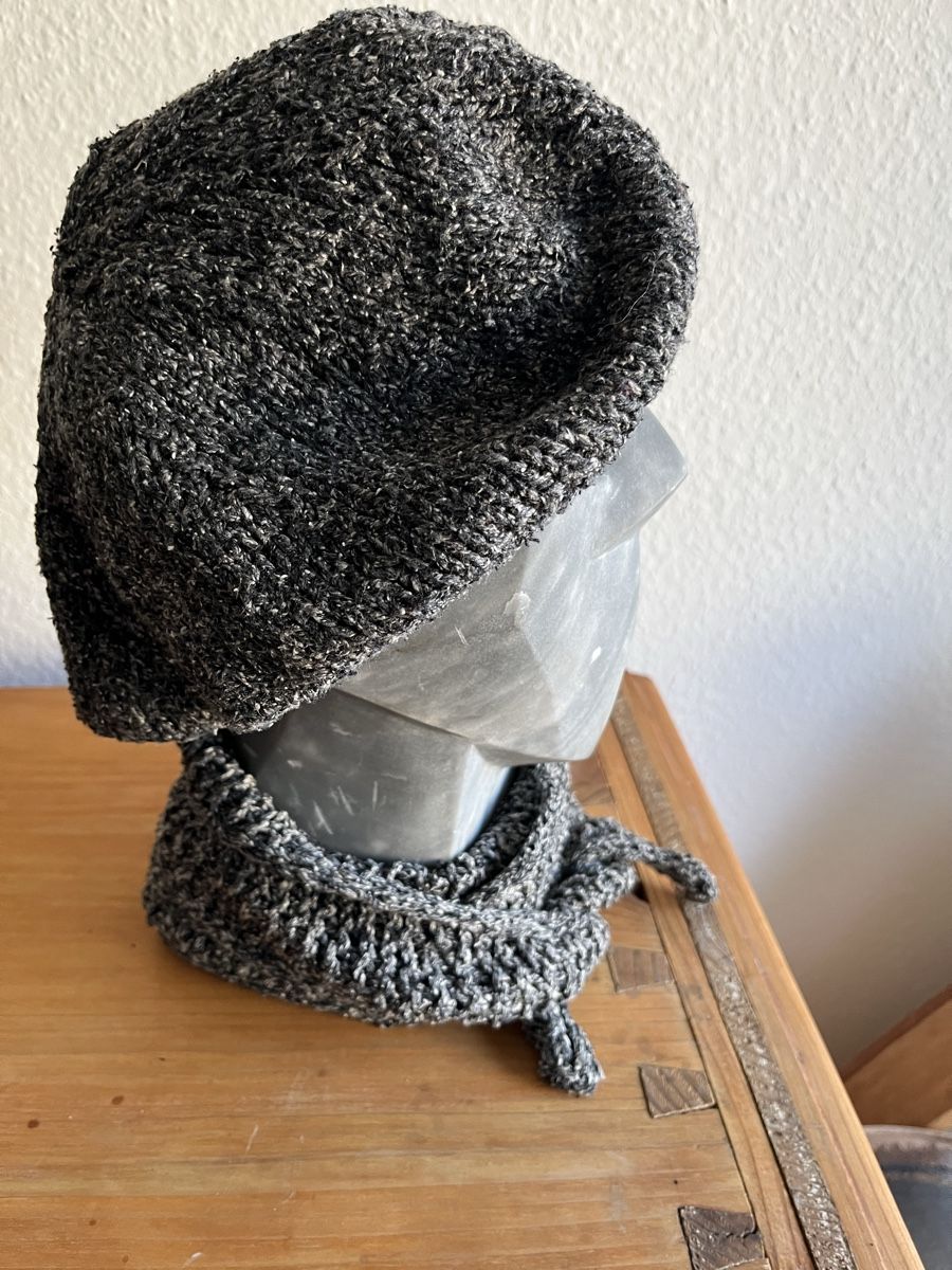 Copricapi, berretti & cappellini: Beret und Schal aus Seidentweed – Nuovo (secondo la descrizione) da Zürich venduto da fritz-werk 2