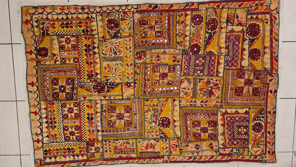 Tapisserie Indienne Brodée Vintage Patchwork Sari - Murale Bohème Fait Main Pour Décoration Intérieure Ou Extérieure