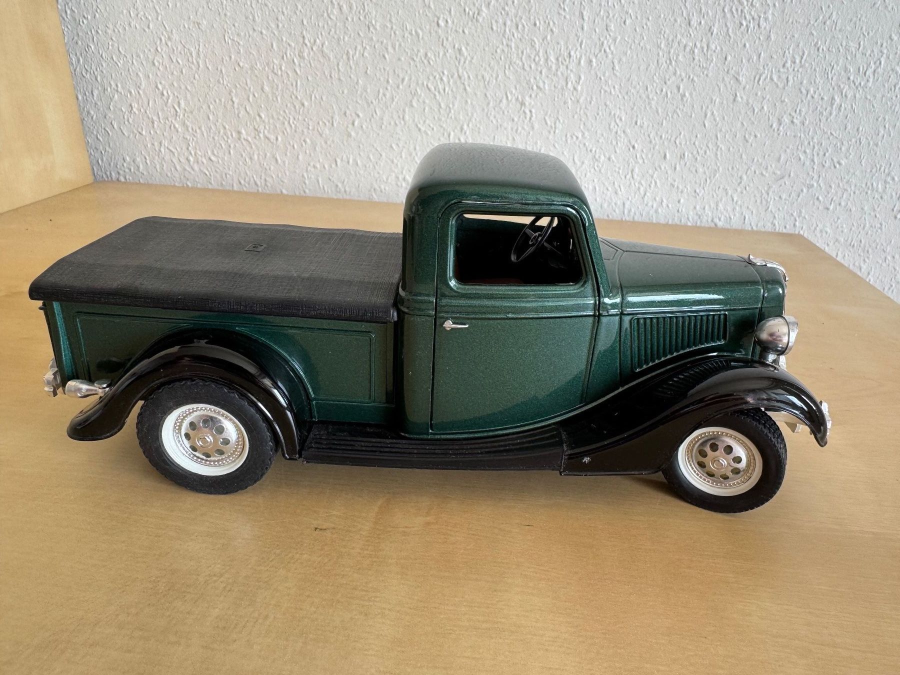Ford Modellini d'auto: Modell-Auto Ford Pickup V8 1936 – Nuovo (secondo la descrizione) da Luzern venduto da lbreu 2
