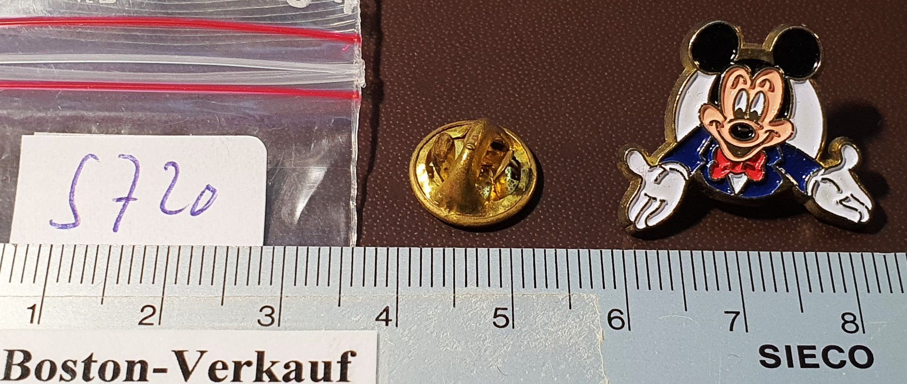Placchette & Badge: S720 - Pin Comic Walt Disney Mickey Mouse / Esso – Usato da Reinach BL venduto da Boston-Verkauf 2