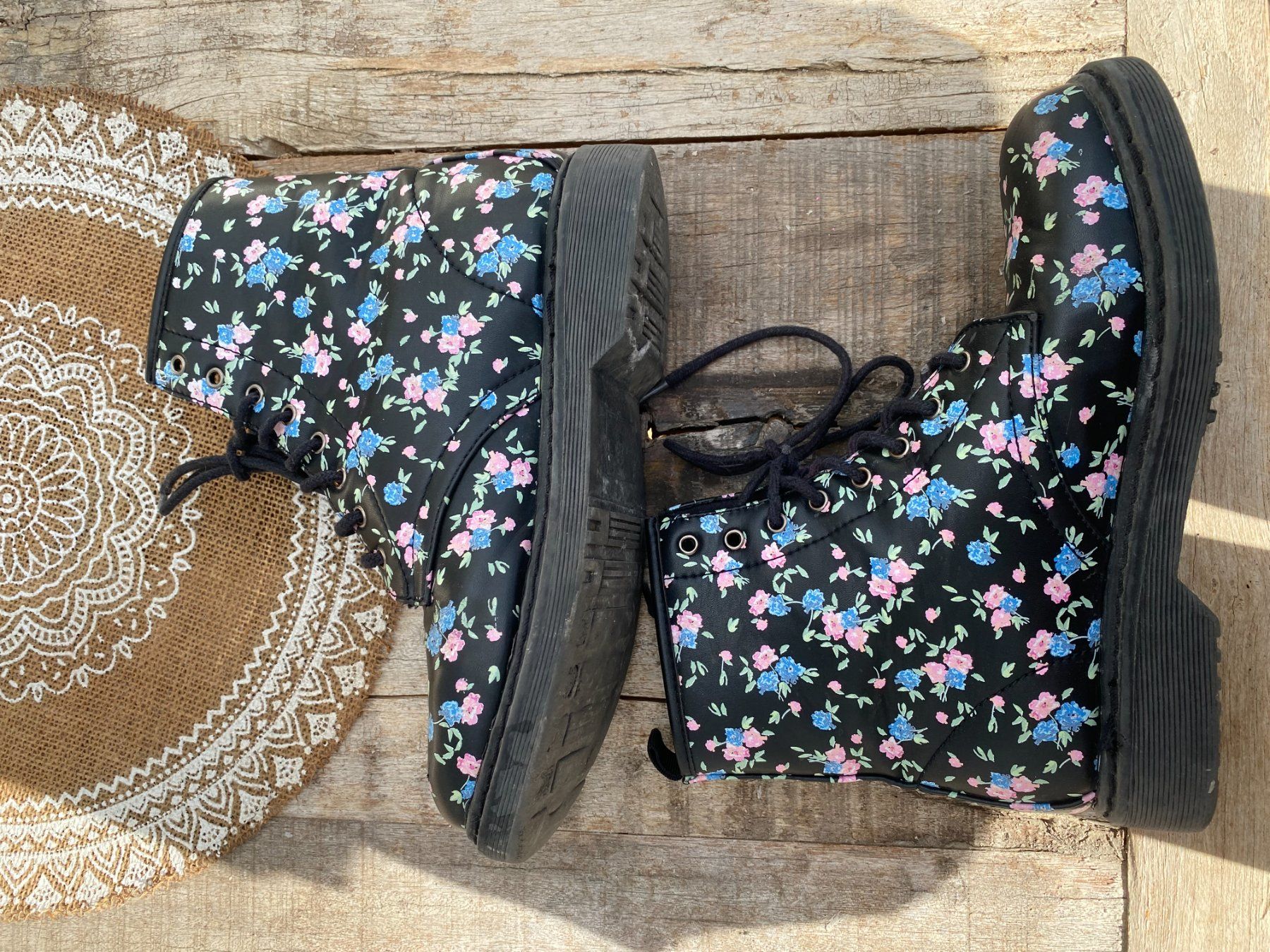 Damenschuhe: coole Blümchen Boots,  in Gr. 39 – Gebraucht aus Stetten SH von jani-design 2