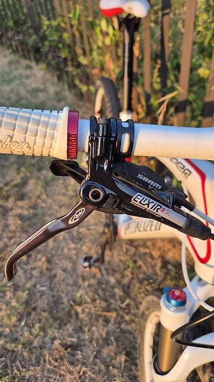 Velos: VTT Specialized Stumpjumper Comp Carb, taille M – Gebraucht aus Genève von neg_8jx7 4
