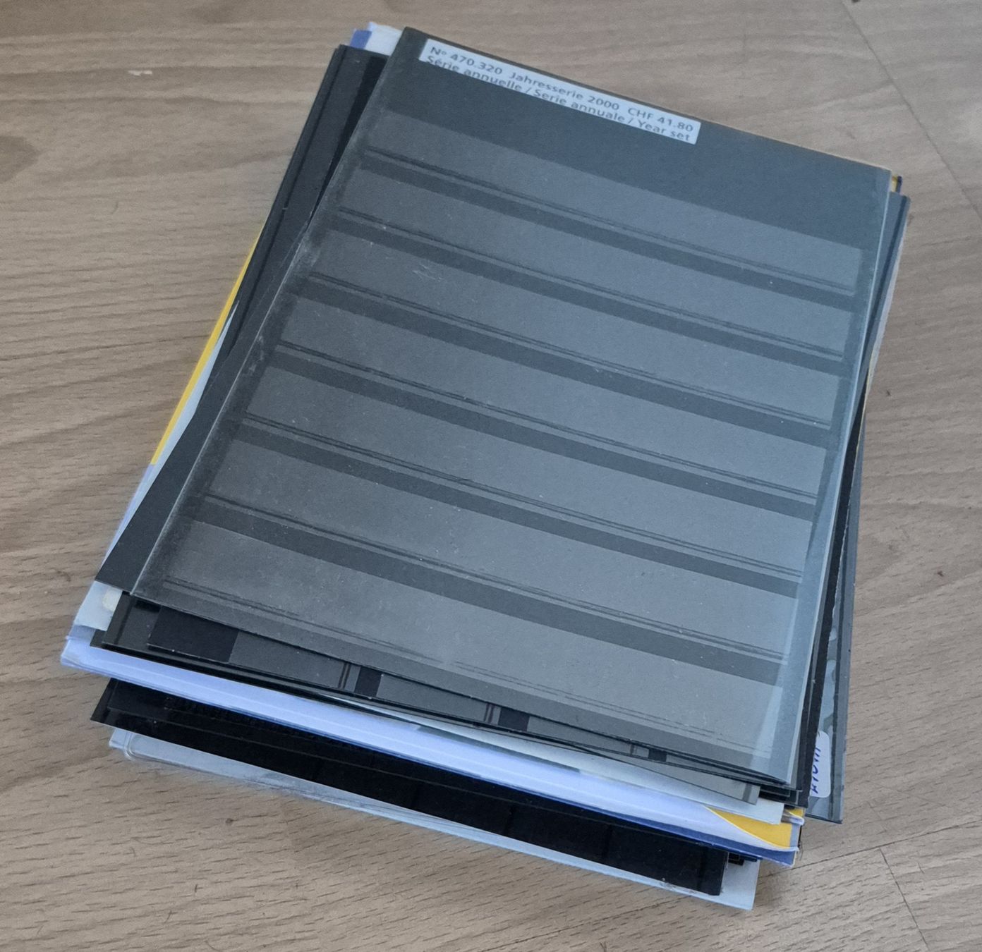 Ordner: Briefmarken Mappen – Gebraucht aus Adliswil von cha_fq9f