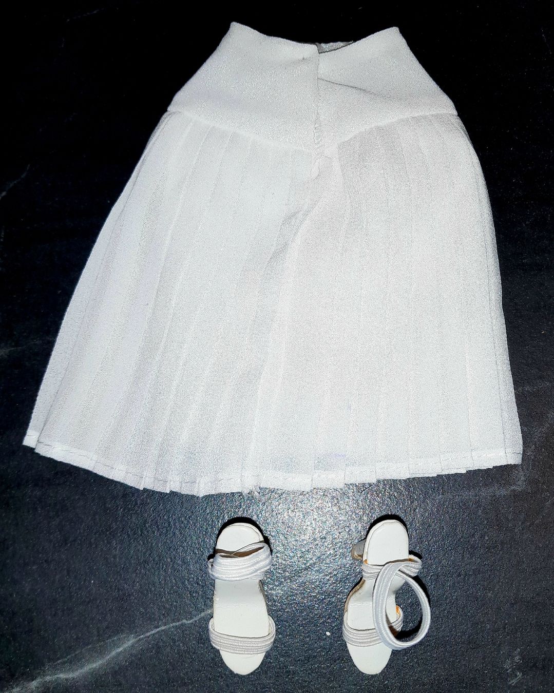 Bambole: Tonner Rock mit schuhe – Usato da Alchenflüh venduto da roh_6xk8