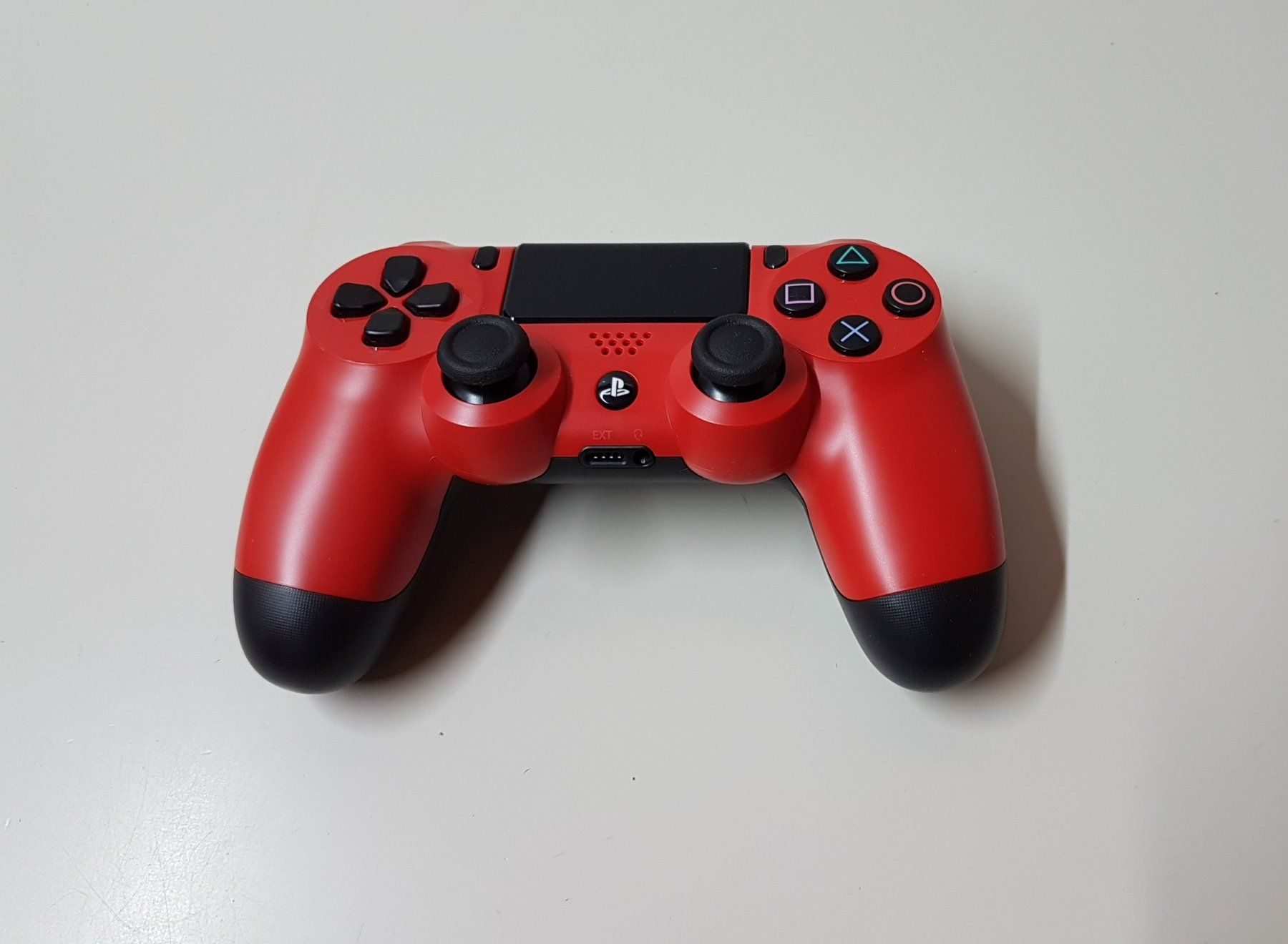 Sony Controller: 😎 Original Sony Dualshock 4 Wireless Controller PS4 Top – Usato da Schüpfheim venduto da Games_Spielkonsolen
