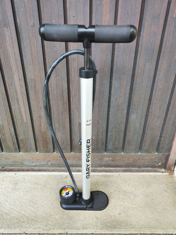 Luftpumpe Fahrrad (Gebraucht) in Birmensdorf ZH für CHF 14 – mit