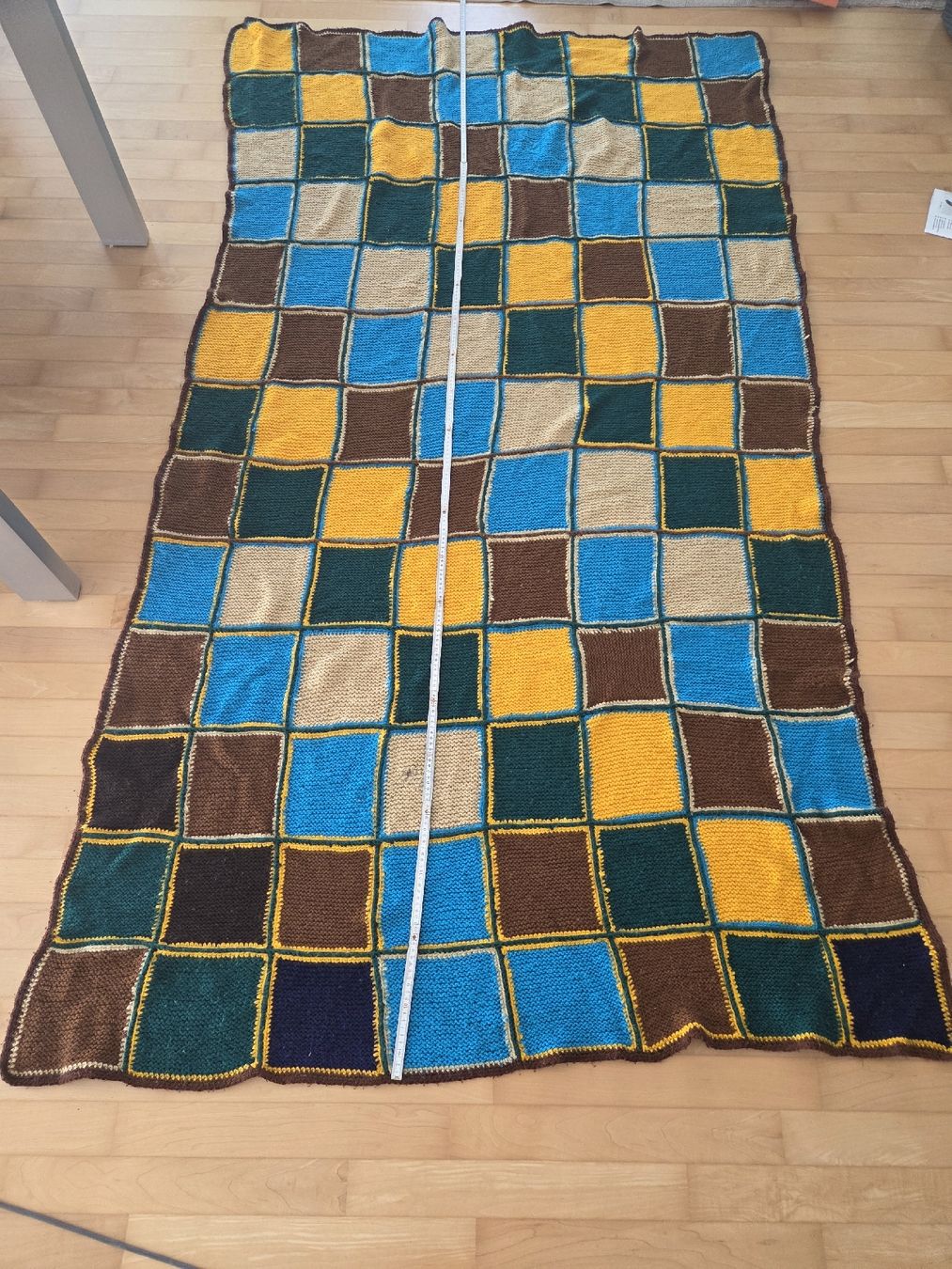 Coperte: Handgestrickte Patchwork-Decke  / 2.4 kg Wolle – Usato da Stans venduto da chessy.