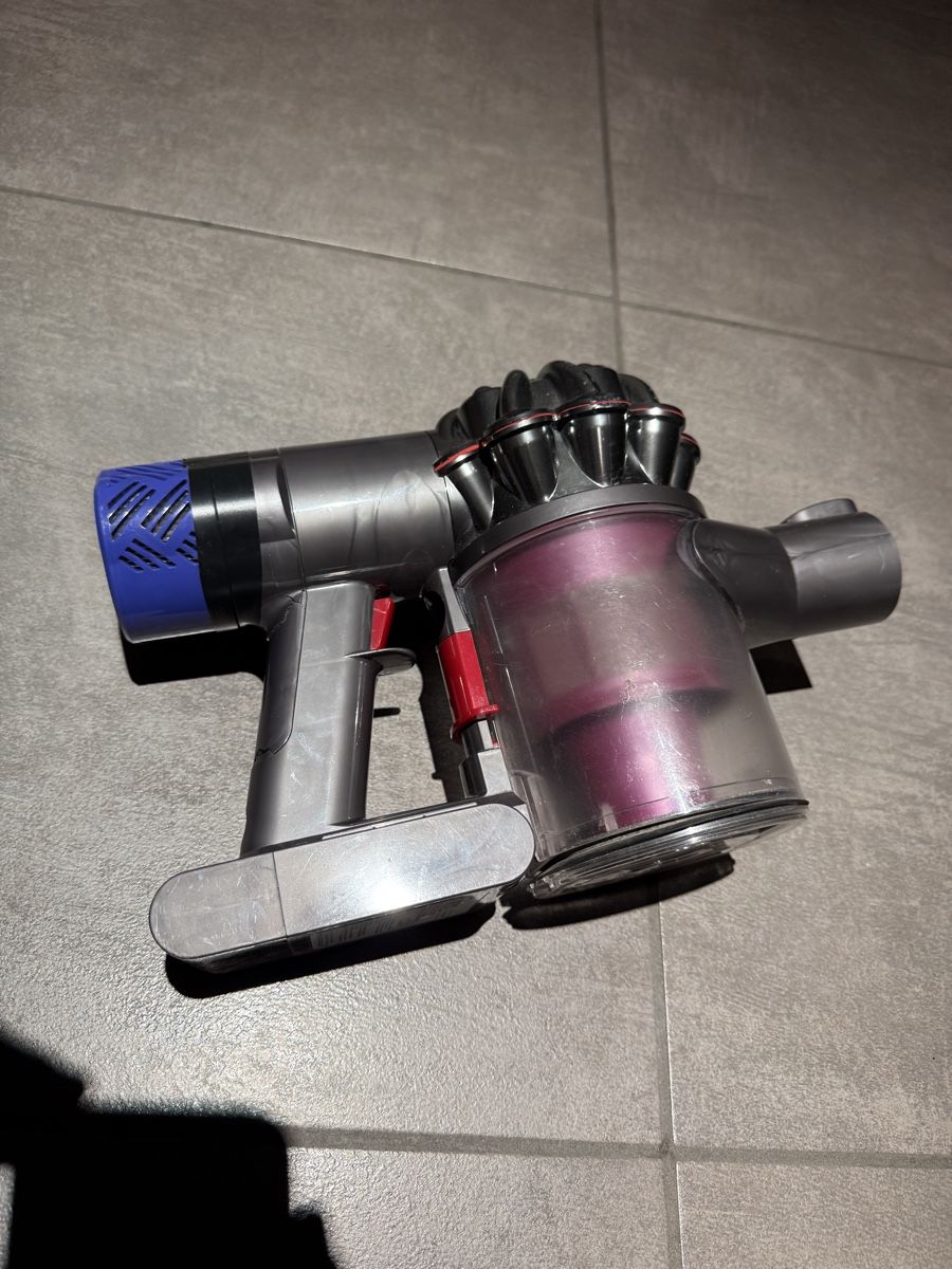Dyson Staubsauger & Zubehör: Dyson v7  – Defekt aus Claro von KarinS84 1