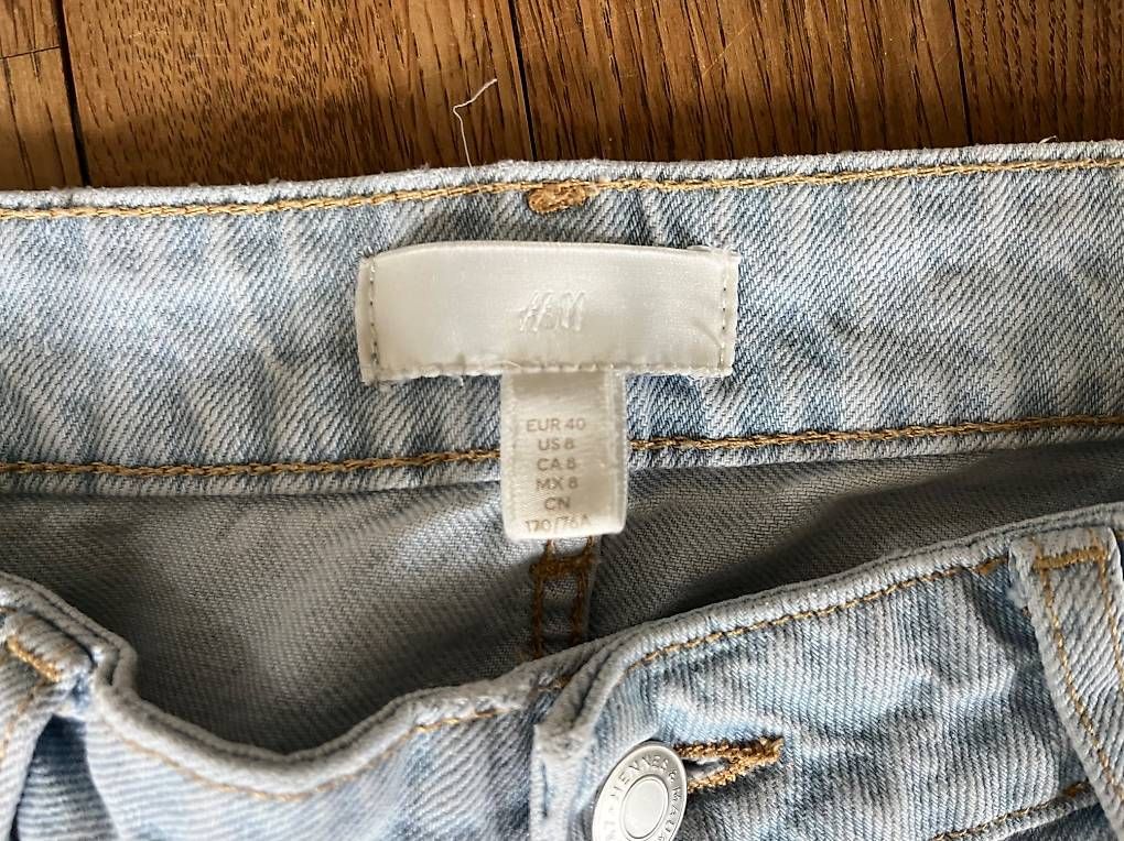 H&M Jeans: Mom Jeans H&M 40 – Usato da Winterthur venduto da Blue028 1