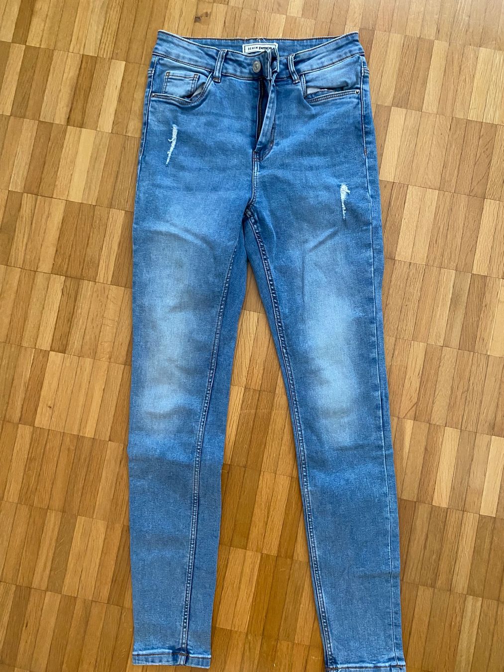 Hosen: Pantalon fille – Gebraucht aus Basel von OK2010 2