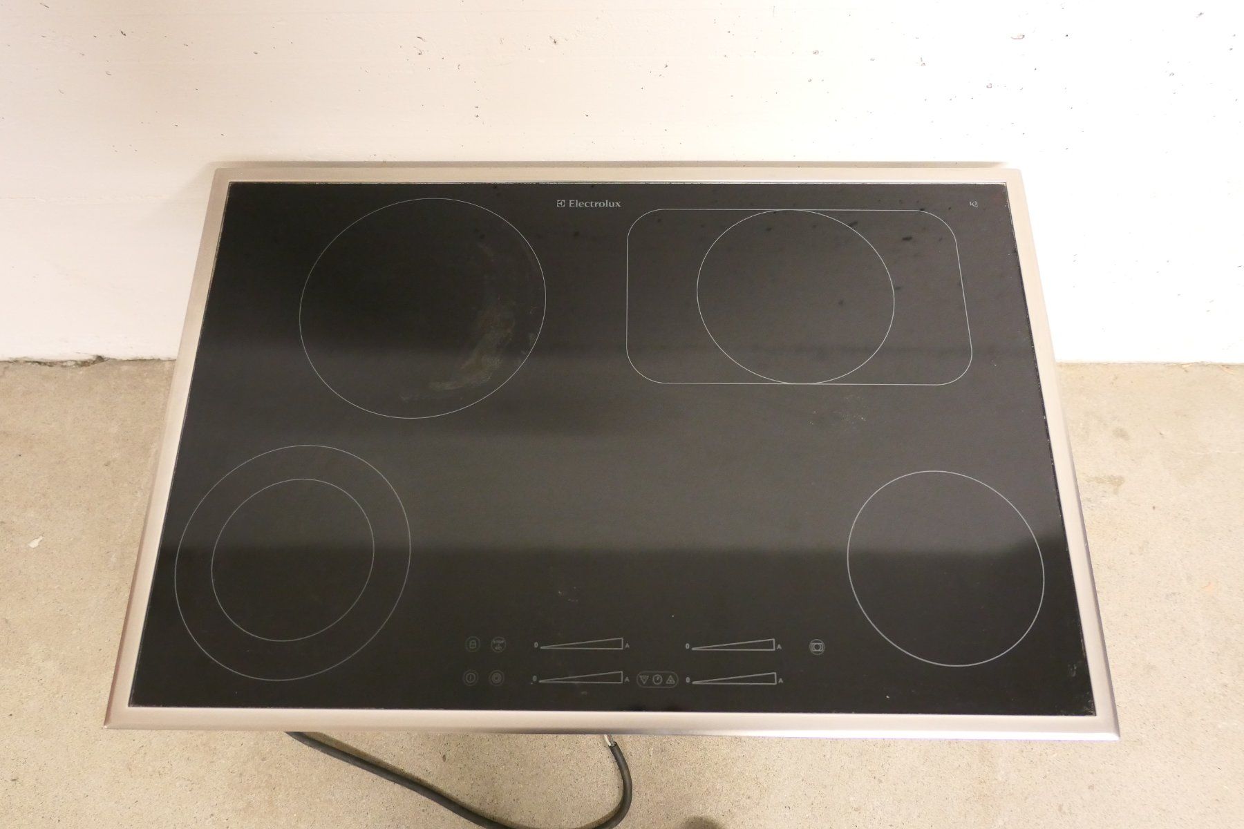Electrolux Cucine: Electrolux Herdplatte Glaskeramik Herd Kochplatte – Usato da Luzern venduto da altwarenhandel 1