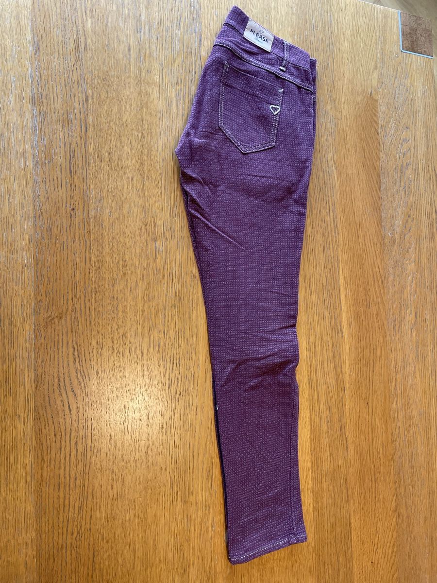 Please Jeans Hosen: Please Hose, Burgunderrot – Gebraucht aus Basel von CCRosa 1