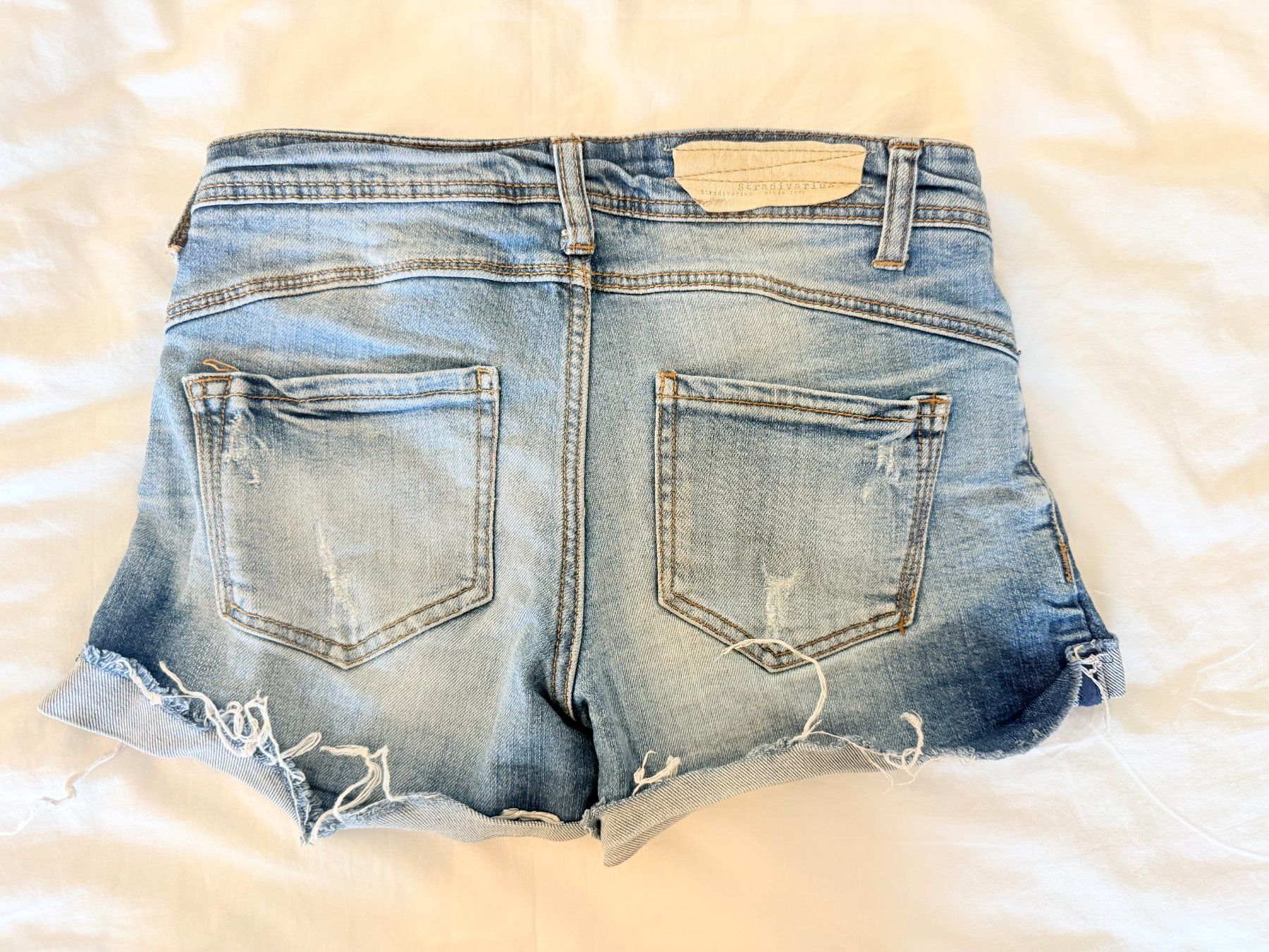 Stradivarius Hosen: Short en jean Stradivarius – Gebraucht aus St-Sulpice VD von rit_h8vk 1