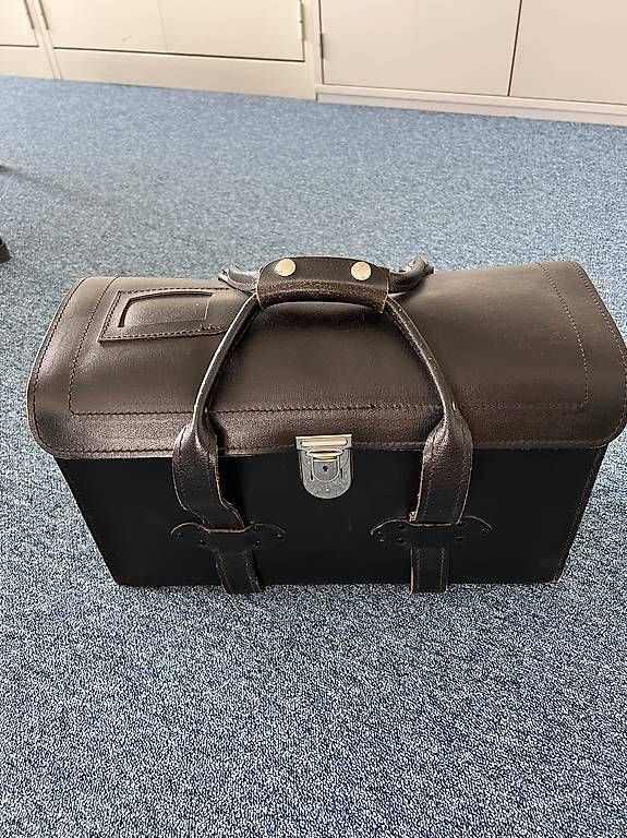 Valises de voyage: Werkzeugkoffer aus Leder – D'occasion à Winterthur par Fonti_sponti