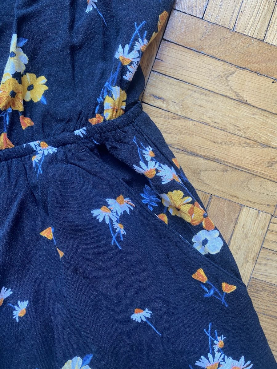 H&M Tute: Playsuit noir fleuri - H&M Divided - taille 38 – Usato da Nyon venduto da meganhw 2