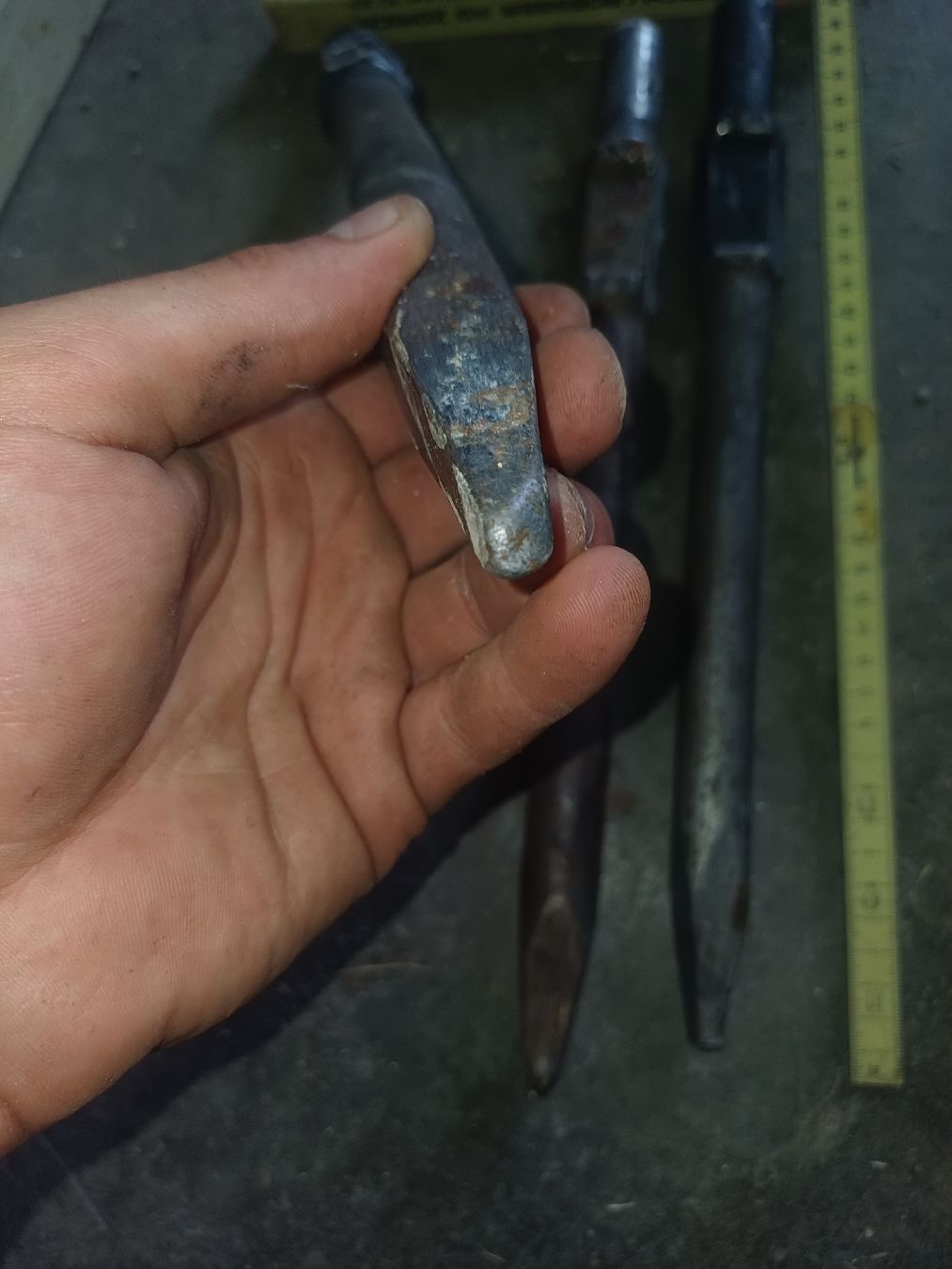Tutti gli attrezzi: Spitzeisen zu Bohrhammer – Difettoso da Wangenried venduto da Recycler94 3