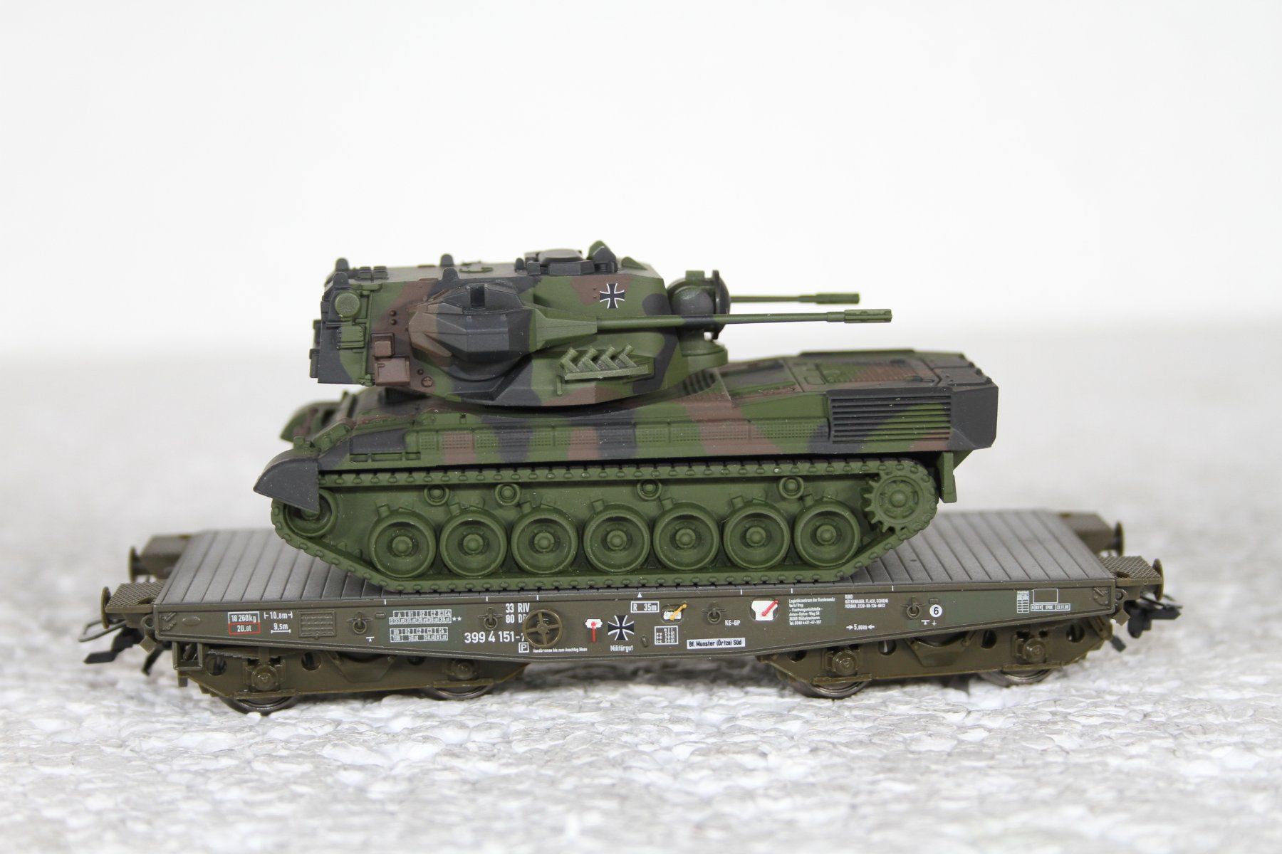 Märklin Modellini di ferrovie: Märklin 48712 Flachwagen mit Panzer Gepard – Usato da Triesen venduto da cor_62ts 5