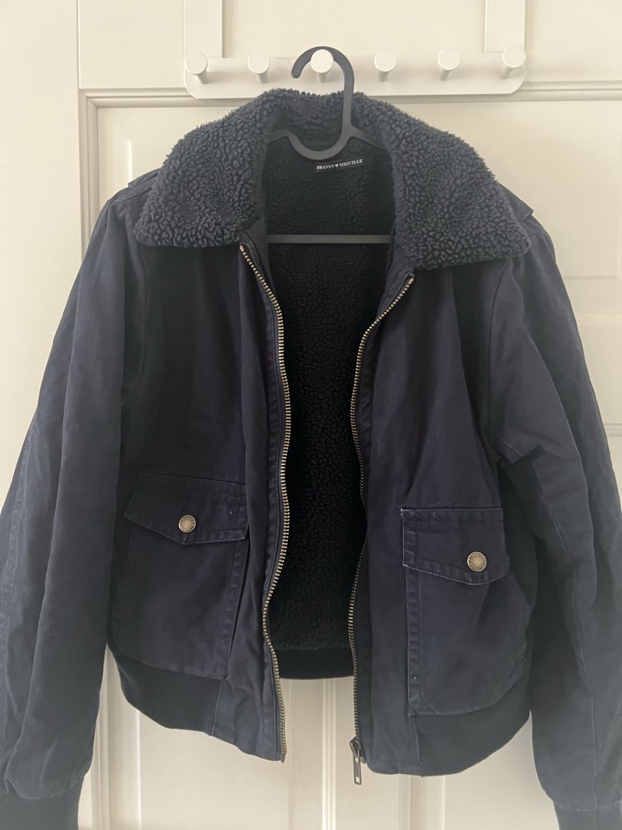 Brandy Melville Jacken: Brandy Melville Bomber Teddy Jacket  – Gebraucht aus Zürich von san_t2jq 2