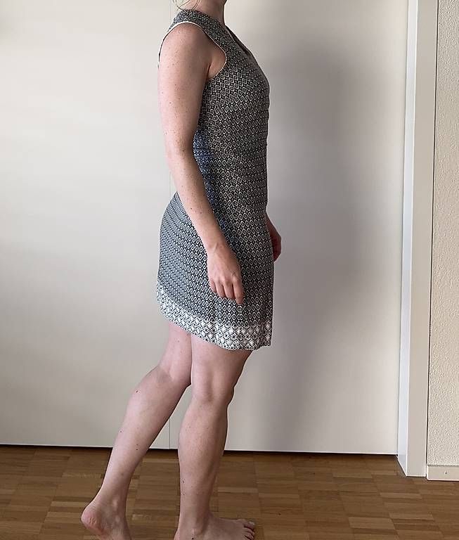 Robes: Elegantes gemustertes Kleid Gr. 36 – D'occasion à Basel par R__Mueller 1