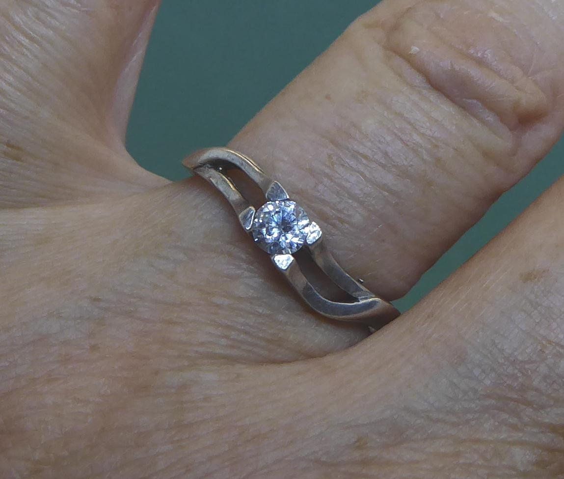 Anelli: Ring 925 Silber mit synthetischem Stein – Usato da Muri AG venduto da silvermouse007