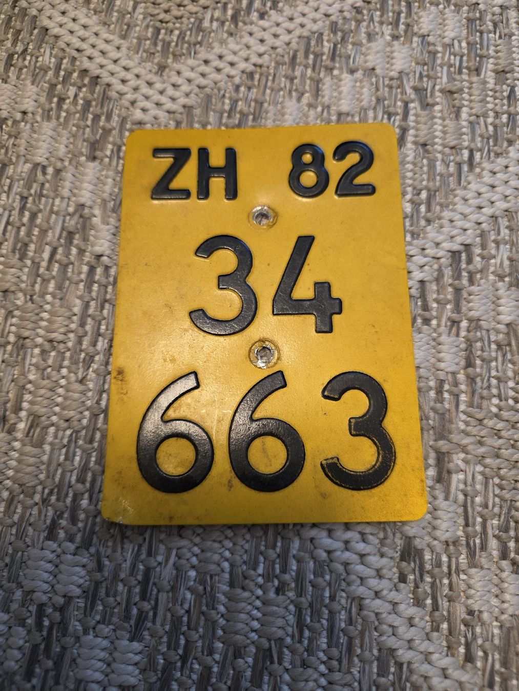 Insegne: Töffli Nummernschild ZH 82 34 663 – Usato da Dorf venduto da Echo_Elements