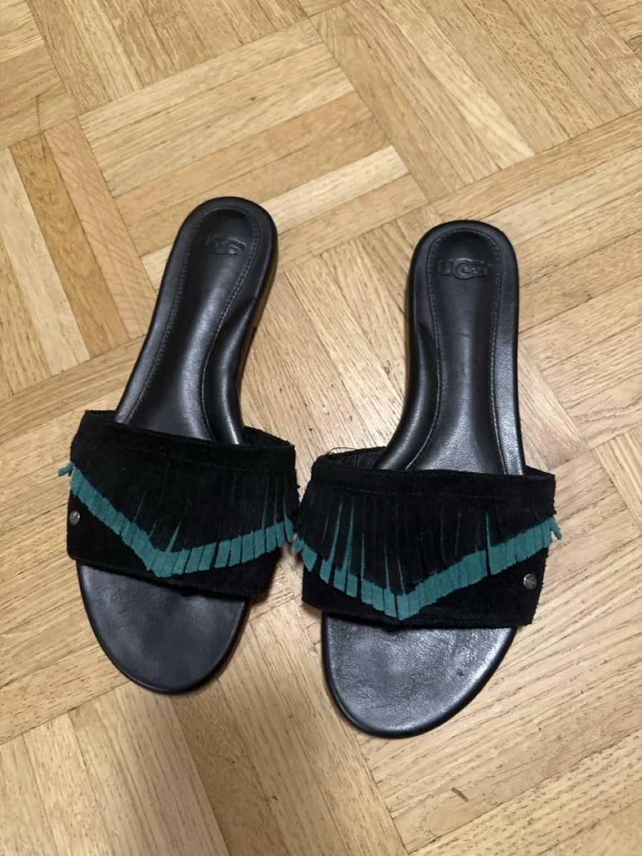 Ugg Damenschuhe: Ugg Schuhe neu 38/39 – Neu (gemäss Beschreibung) aus Chur von BondiGR