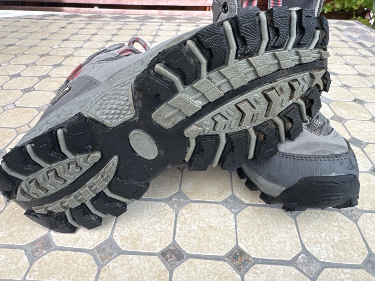 Chaussures hommes: Robuste Wanderschuhe Gr. 35 – D'occasion à Frauenkappelen par leola1973 1