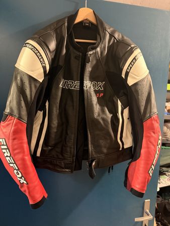 Herren Leder Motorradjacke Grösse 56 Firefox schwarz rot