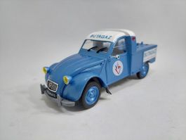 Citroën 2CV Pick Up "BUTAGAZ 1964 blau / weiss / Decor" 1:24