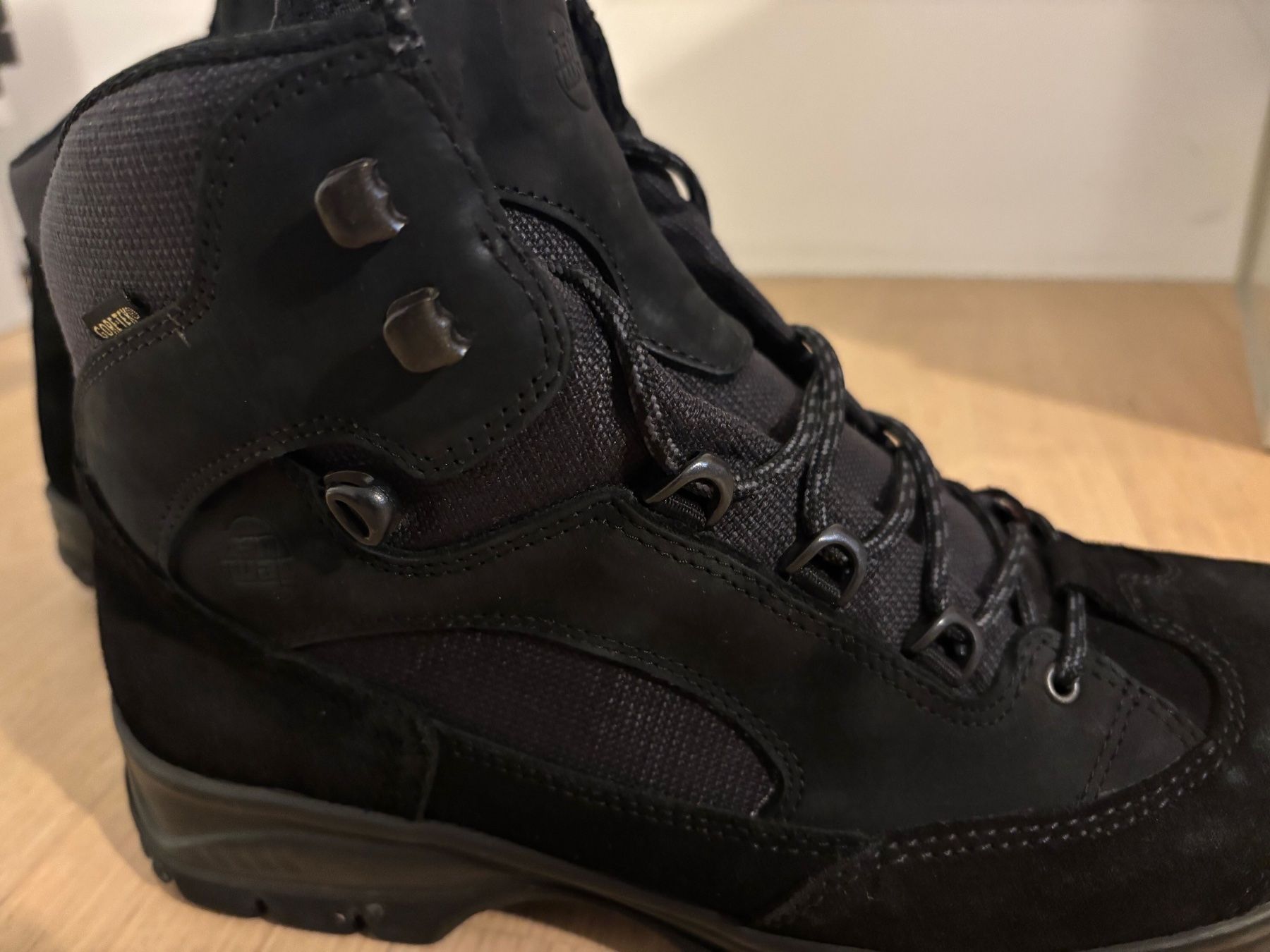 Hanwag Herrenschuhe: Hanwag Trekking-Stiefel – Gebraucht aus Zollikon von halbkarat 1