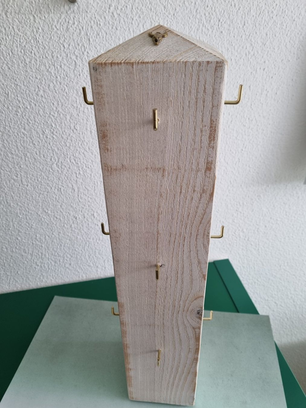 Portagioie: Schmuckständer von LOVEIBIZA / Holz – Nuovo (secondo la descrizione) da Zofingen venduto da Felpa