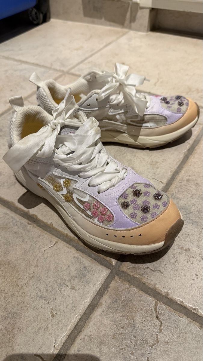 Zara Scarpe per ragazze: ZARA SNEAKER MIT BLUMEN- & PERLENDETAILS GR.36 – Usato da Thalwil venduto da olh_7cpg 9