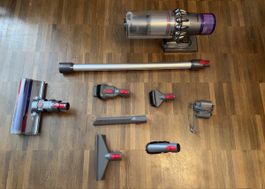 Dyson V11 Absolute top Zustand - Akku und Filter neuwertig!!
