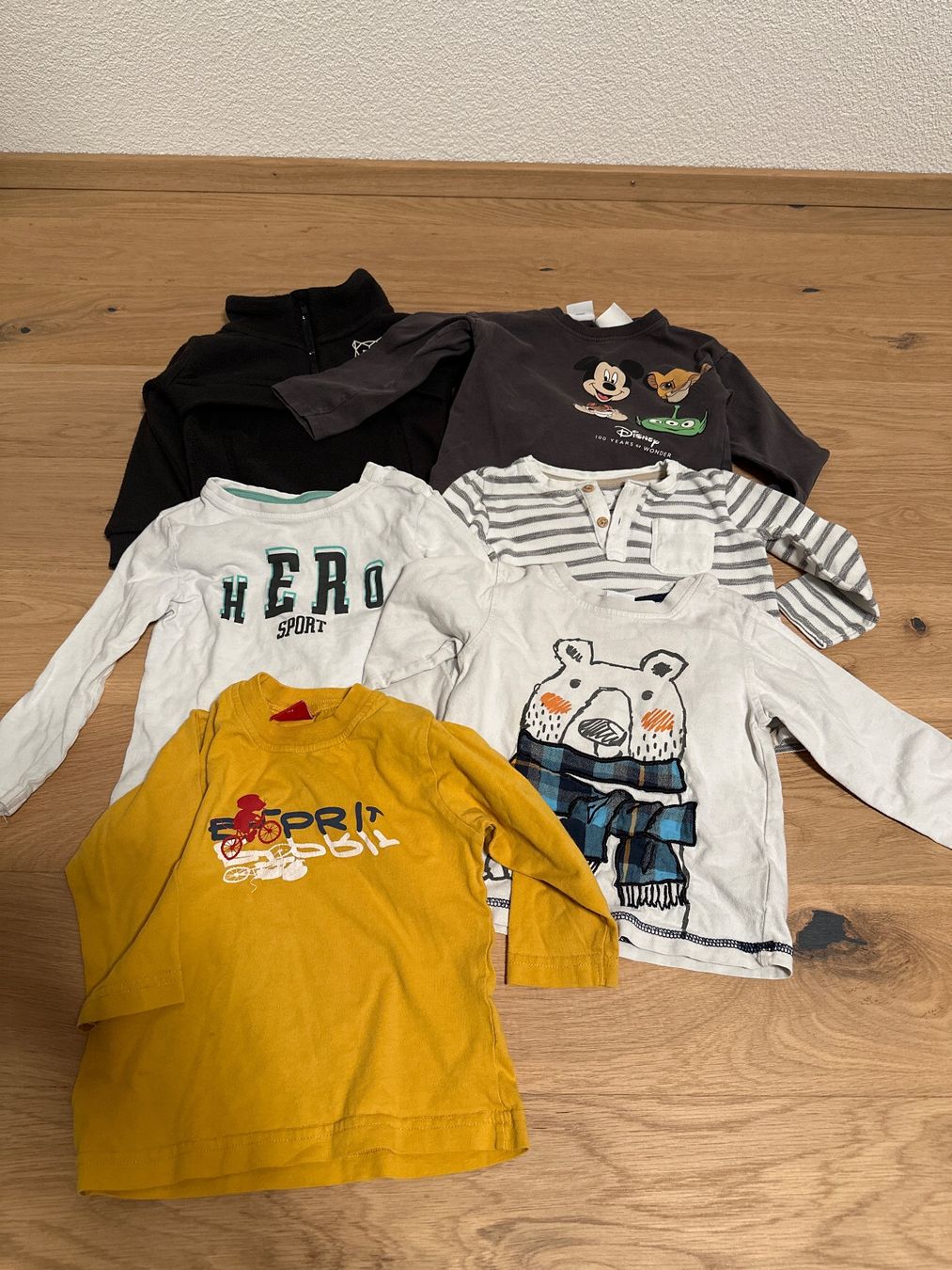 Lotti & Set di vestiti: Kleiderpaket Junge Herbst / Winter Gr. 86/92 – Usato da Affeltrangen venduto da admar 2