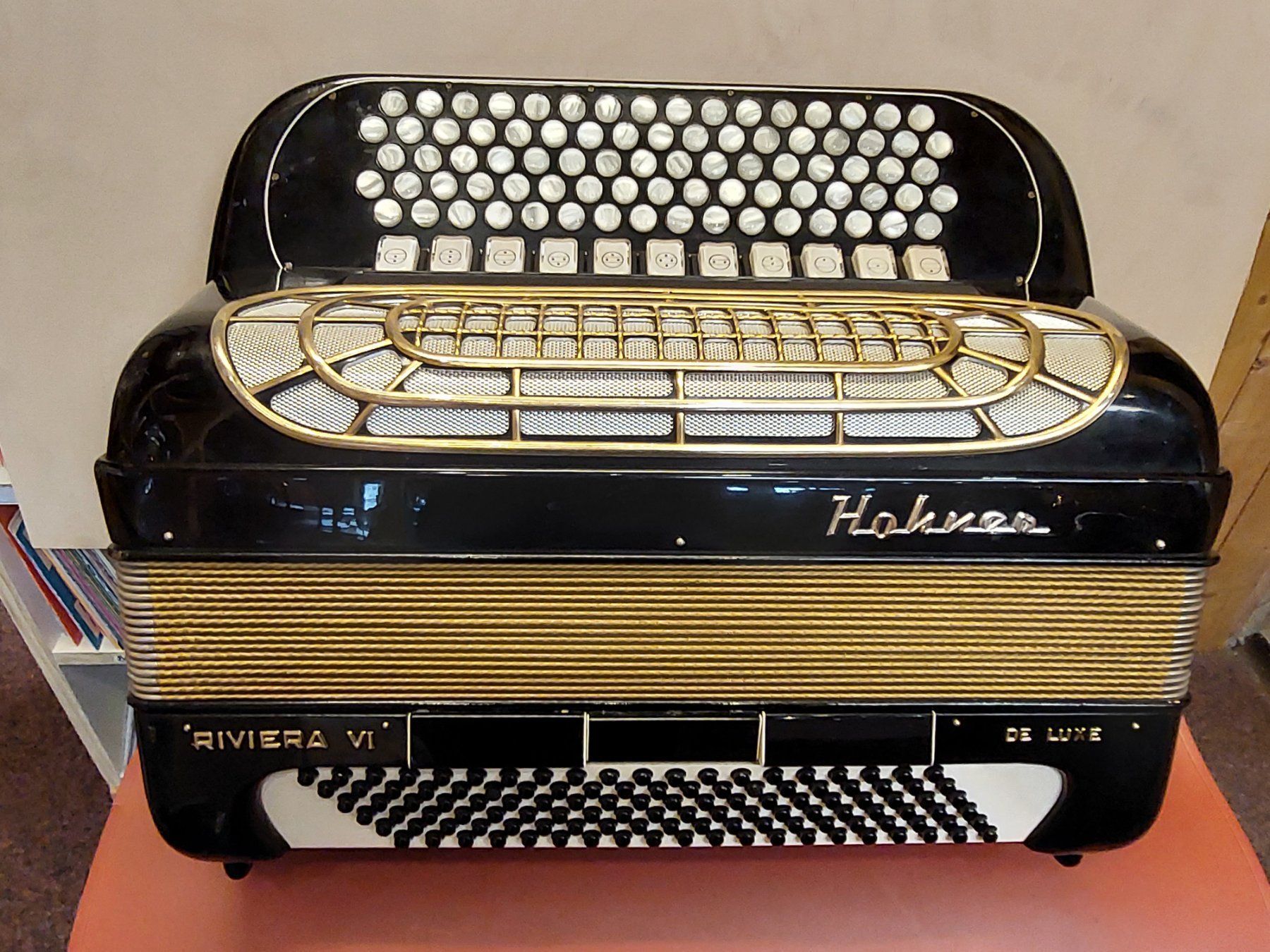 Hohner Strumenti musicali: Akkordeon Chromatisch / Knopf/ Hohner – Usato da Davos Platz venduto da wauwauin