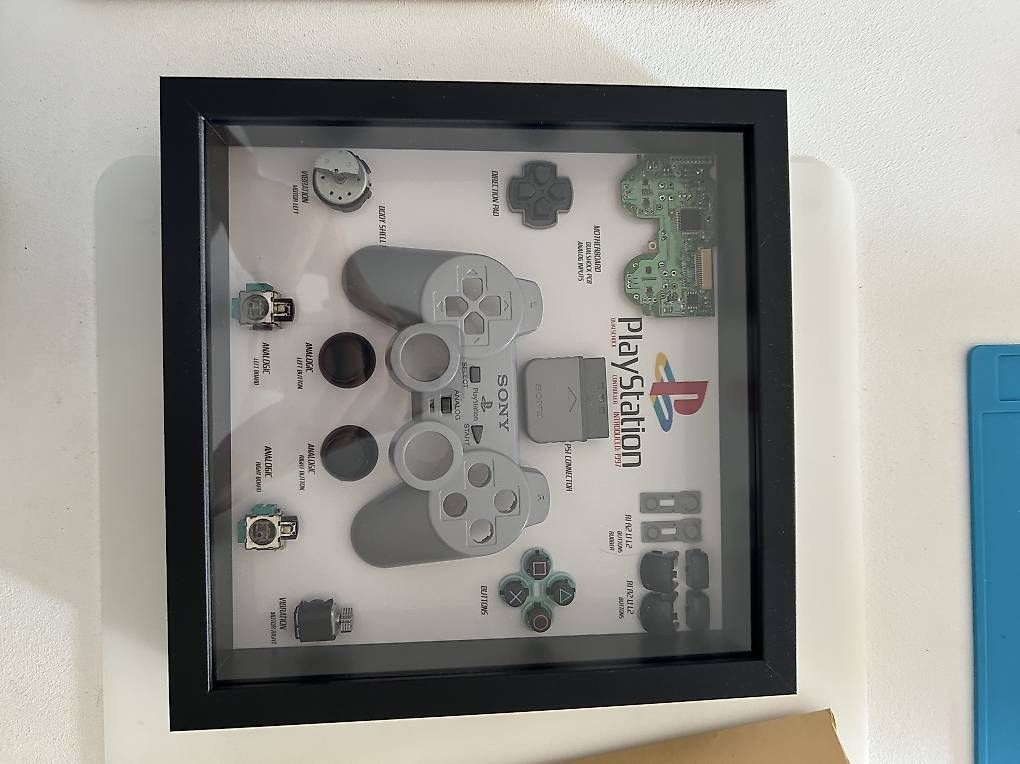Sony Controller: Quadro manopola Playstation 1 – Gebraucht aus Bellinzona von Yoichi