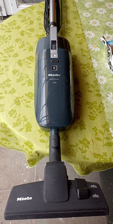 Aspirateur balai best sale miele electronic 1400