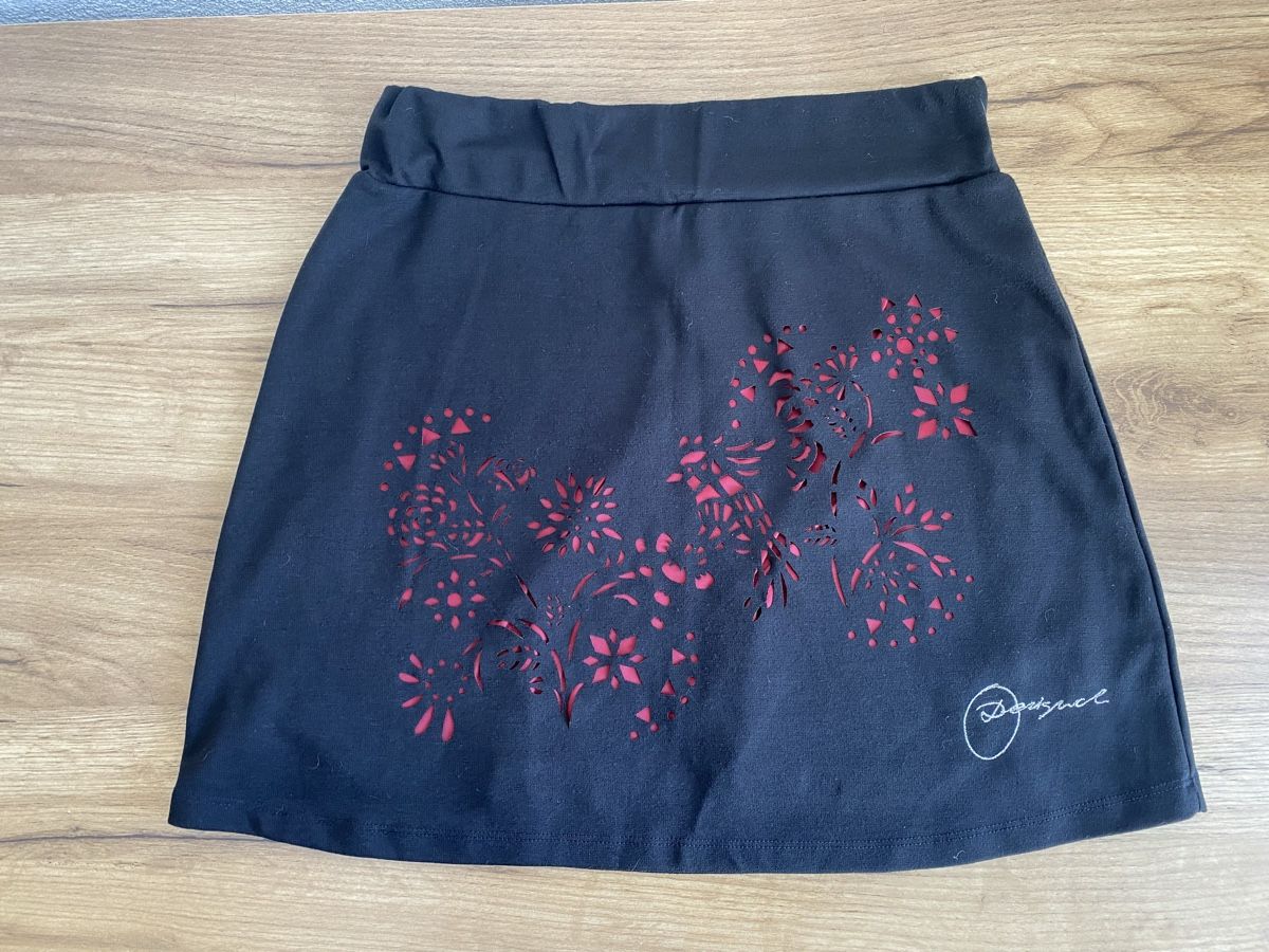 Desigual Gonne: Jupe Desigual – Nuovo (secondo la descrizione) da Chézard-St-Martin venduto da monster2525