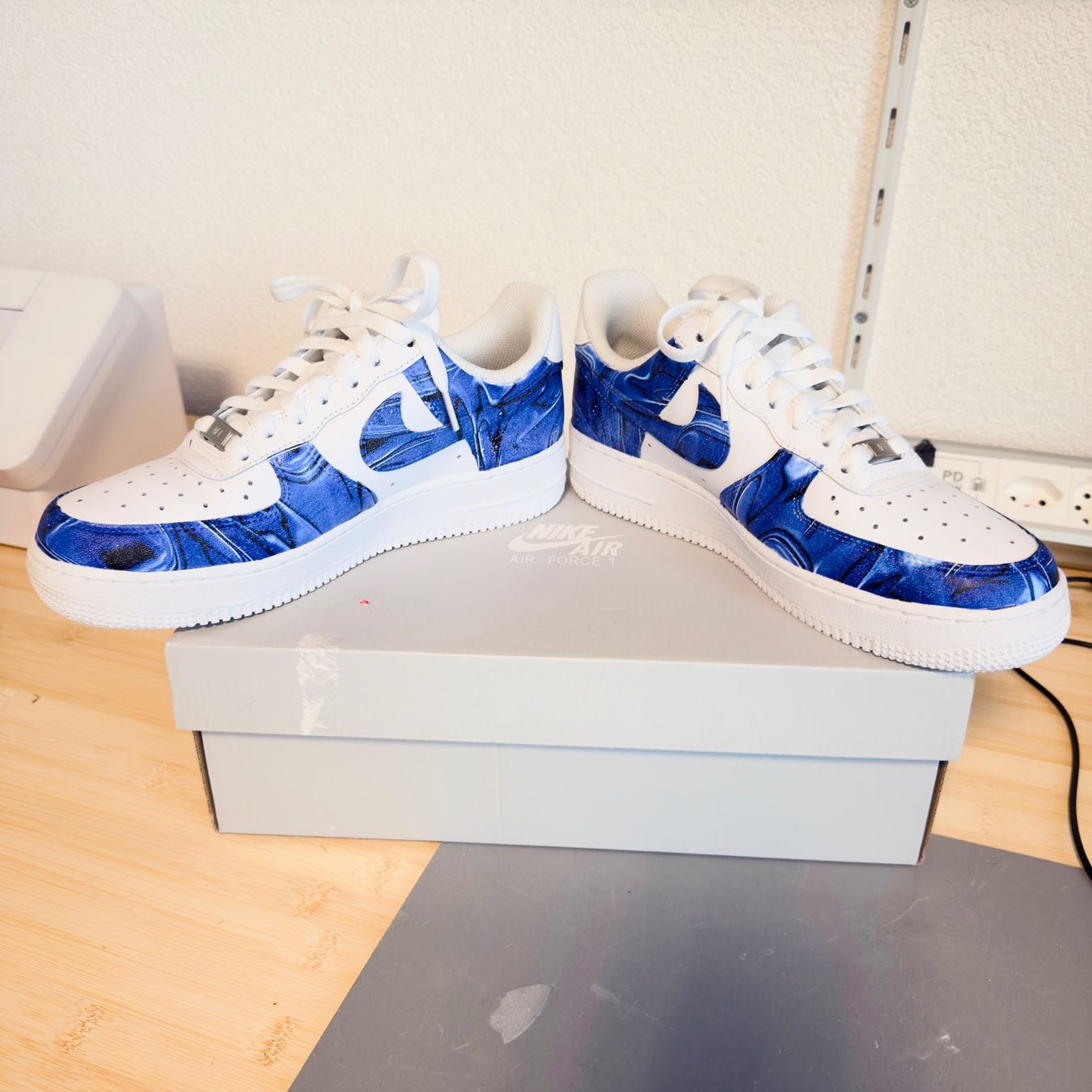 Nike Herrenschuhe: Nike Air Force 1 Custom Sneaker Sample Unikat "NEU" – Neu und originalverpackt aus Grüt (Gossau ZH) von DaxPerformance 6