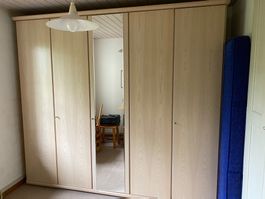 Kleiderschrank mit Spiegel hell Holz sehr guter Zustand
